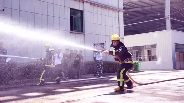 龙游县“烈火英雄”的风采!