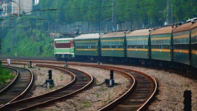 历史上的今天:新中国首条铁路线电气化完工