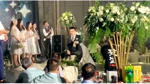 这个婚礼游戏太有创意了,值得推广!以后结婚的时候我也想玩这个游戏!