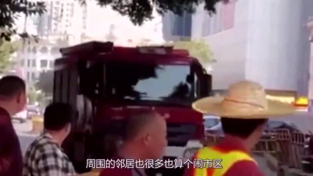 广州白云区一个宵夜大排档,突发煤气爆炸,现场浓烟滚滚