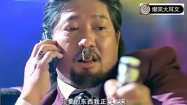 这部电影,吴京还是配角,演的角色却是个狠角