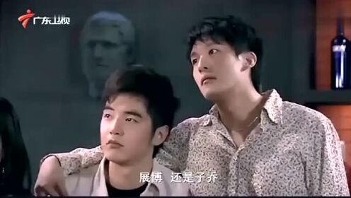 爱情公寓：劳拉向曾小贤求婚，小贤情急之下居然让一菲帮忙，方法太感人了