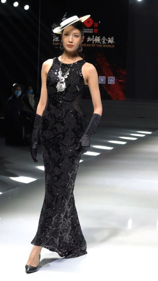 第6届深圳时装节，大模李天舒走秀