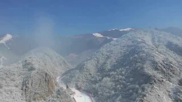 冬奥北京延庆赛区今晨降雪,国家高山滑雪中心美似仙境