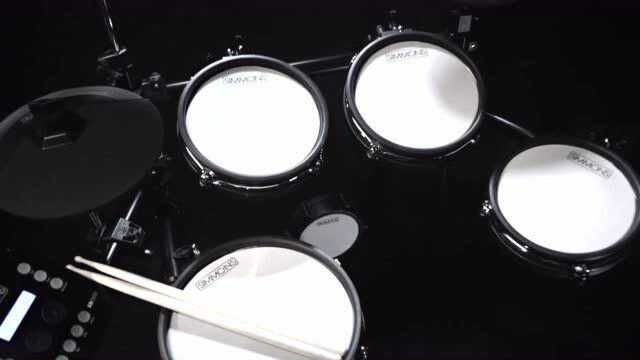 Simmons SD600 Electronic Drum Set with Mesh Heads and Bluetooth