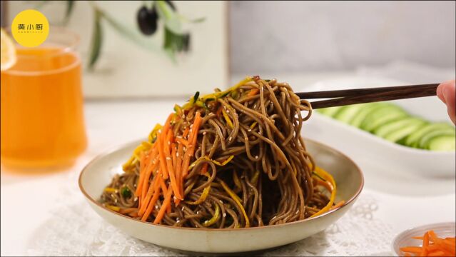 鸡丝荞麦凉面,用一碗面度过清爽夏日