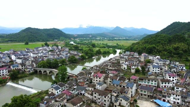 白墙墨顶,舟影波光,游水乡景德镇市东埠古镇