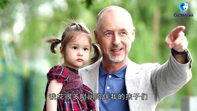 全球连线|英国摄影师的“幸福”亲子肖像馆