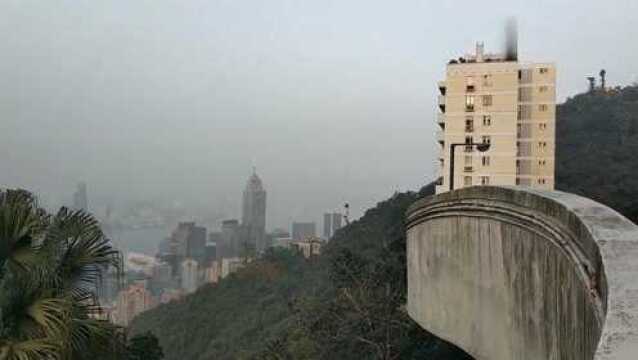 香港人的生活:实拍香港半山区,听说那里是香港的富人区,身家一个亿都住不进来