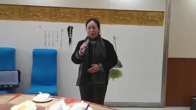 李利亚演唱的《凤还巢》选段