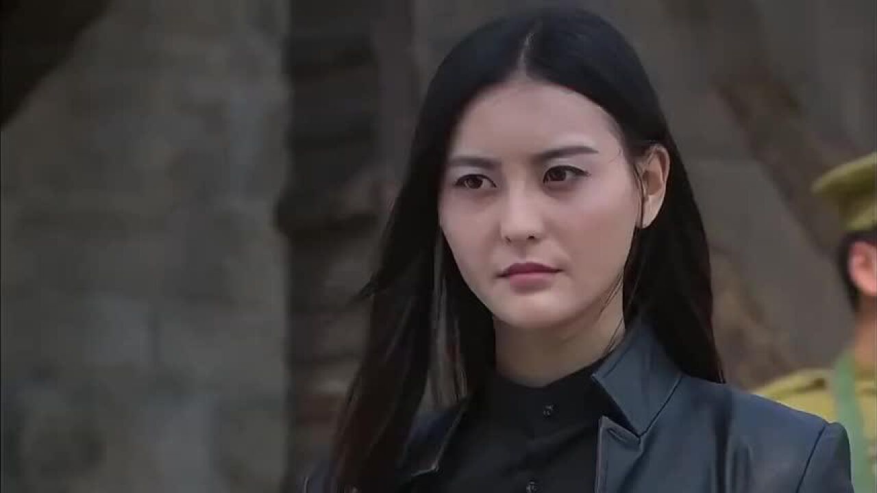 雪鹰:姹箩要留下月影,月影划伤脸颊,对自己太狠了