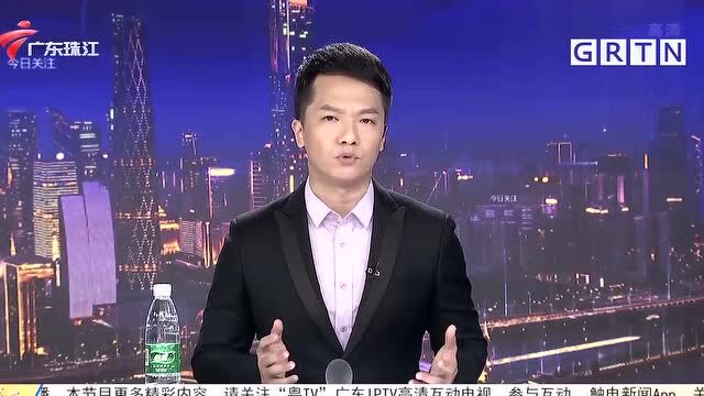 东莞:马路装分隔带 周边居民天天爬栏杆穿行