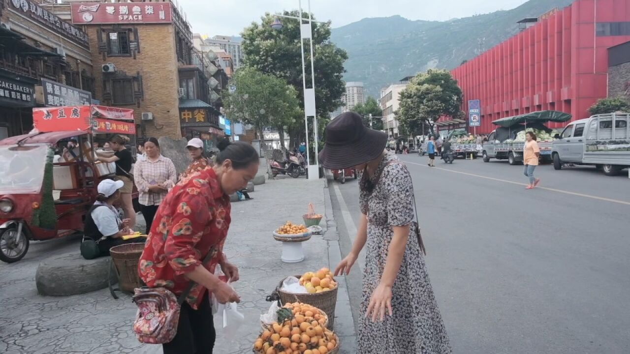 我的房车第一次到汶川,因为地震被全国知晓,没想到物产这么丰富