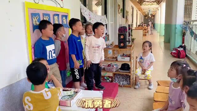 万婴格林幼儿园:【专业践行】班级大型主题角色游戏—中班—多彩的服装