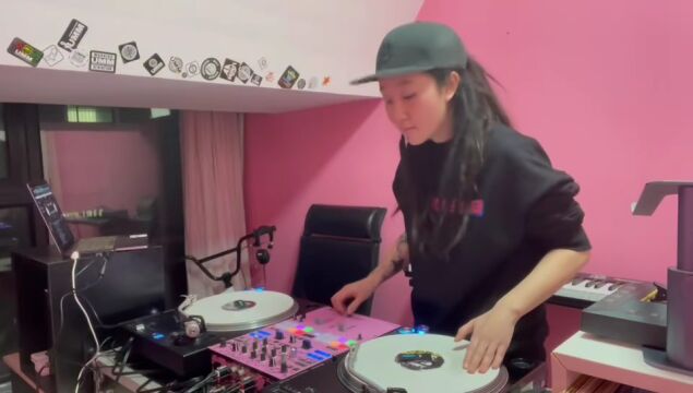 DJJJJ老师开课了!大家看过来~