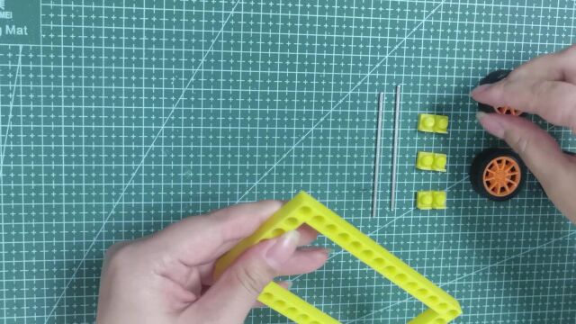 小学生科技小制作科学实验:风力四轮小车