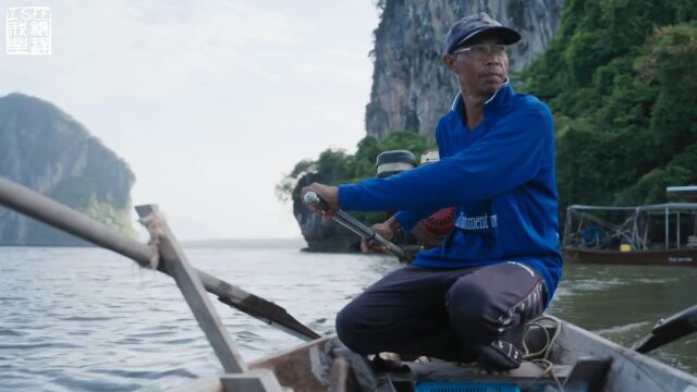 这个泰国小岛上的渔民每天出海捕鱼,过着自给自足的生活