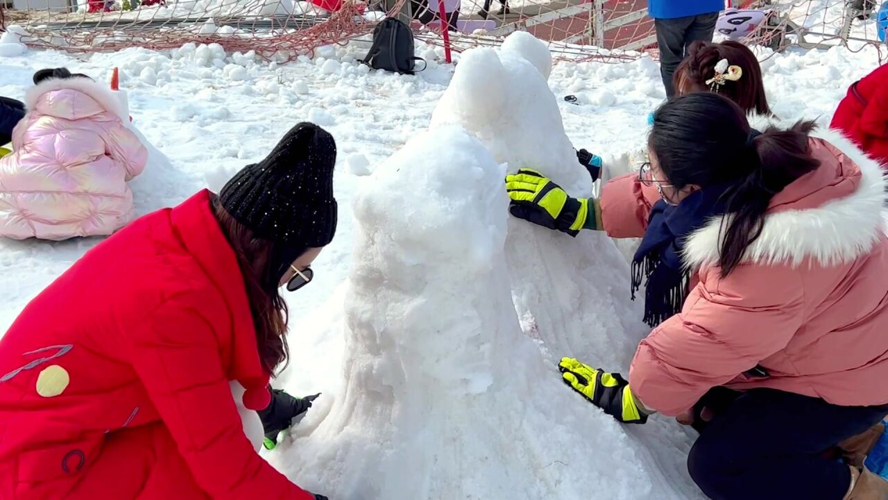 滑雪啦!这里是广元冬天最美的地方,银装素裹,玩雪好开心哦!