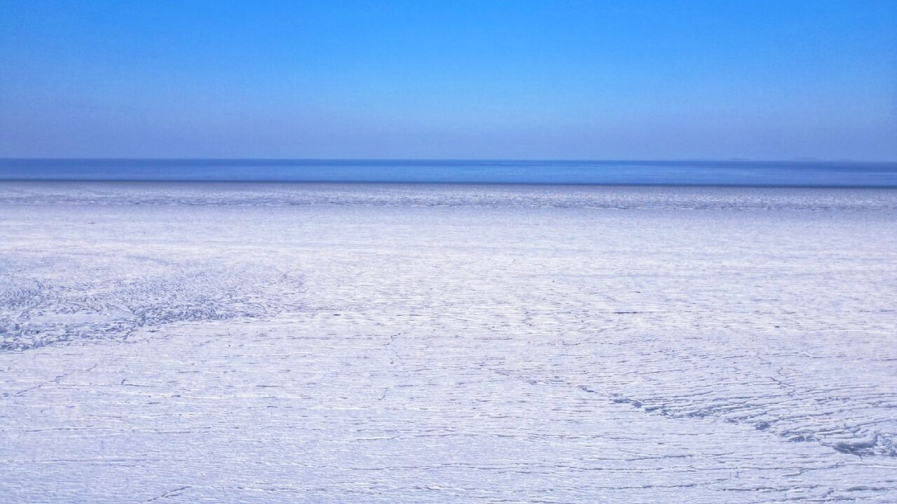 大连渤海海冰形成,夏家河子仿佛置身北极