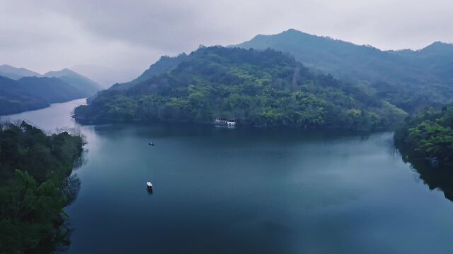 隐藏于成都山林里的烟波浩荡,又到了天青色等烟雨的季节