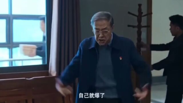 什么叫软柿子,就是还没捏就自爆了