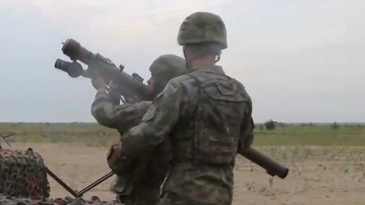 深化练兵备战加快转型建设,渤海湾畔防空分队跨昼夜实弹考核