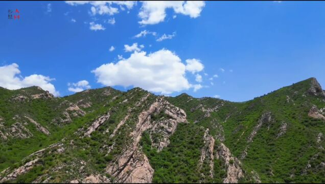 《六矿玉龙洞》崇山峻岭,道观挂于半空…