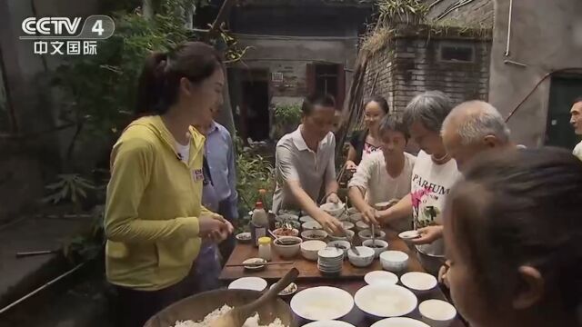 重庆是一座有着悠久历史的城市,依然保留着独具特色的传统美食