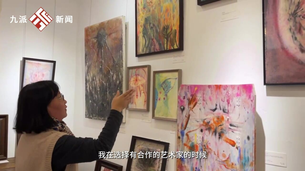 在武汉有一家可以看展览的咖啡店:每个月会办一个展览,每一次展览花费大于咖啡店的盈利