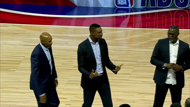 NBA一众名宿现场观战 奥尼尔蓄起胡子