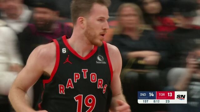 珀尔特尔回应特纳！ 面对特纳反手上篮打中
