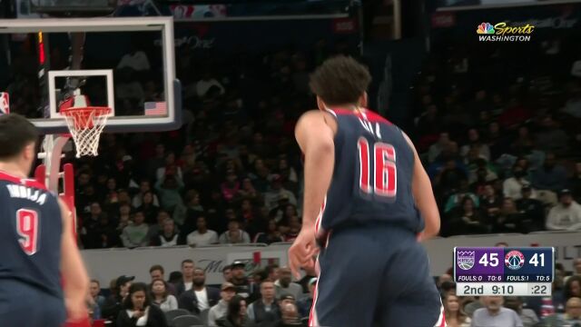 指如疾风势如闪电！福克斯大步流星劈扣丝滑流畅
