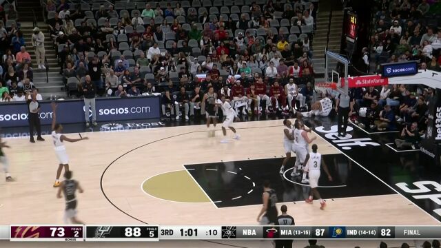 超神3+1！理查德森无视防守飚中三分