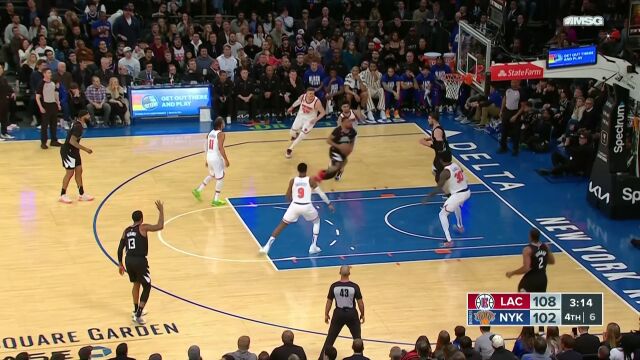 化身球场消音器 鲍威尔平地起惊雷暴力炸筐掀翻兰德尔