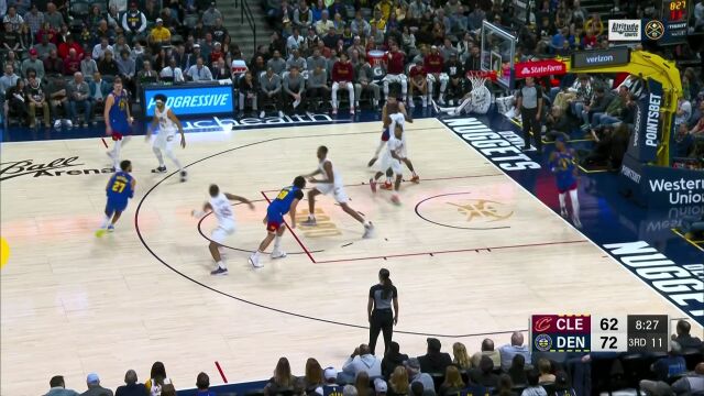 兜出来接球就投 穆雷三分开炮突出一个稳准狠