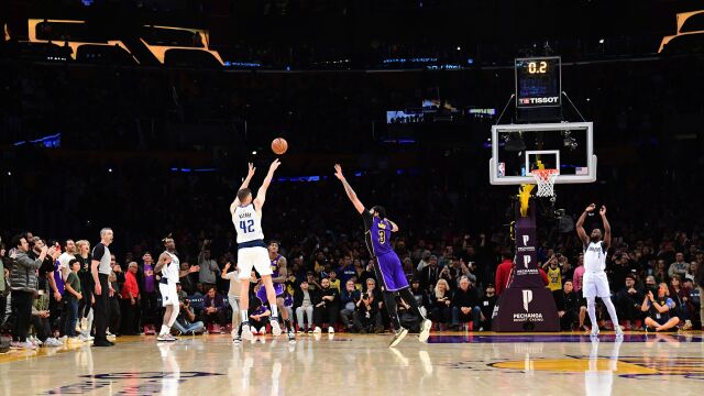 独行侠vs湖人精华纯享 克勒贝尔三分绝杀拿下卡位战