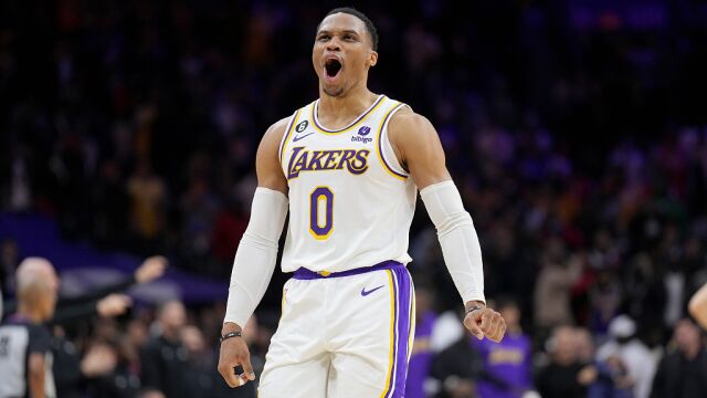 威斯布鲁克vs费城集锦 砍下12+11+11三双连送华丽助攻