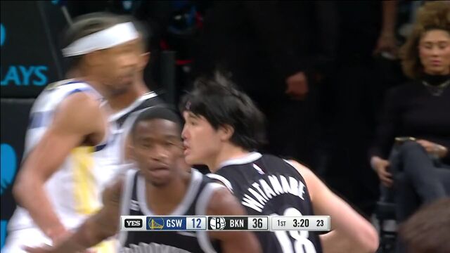 这位置的命中率可不是吹的！渡边底角三分接球就扔干脆利落