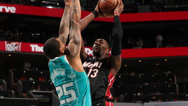 NBA·热火117-122黄蜂