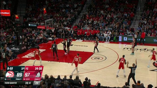 利拉德招牌横移三分一发入魂 默里二话不说直接回敬