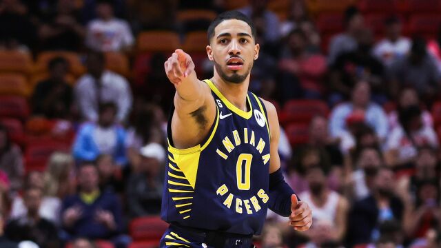 NBA全明星替补哈利伯顿赛季十佳球 半场超远压哨三分一鸣惊人