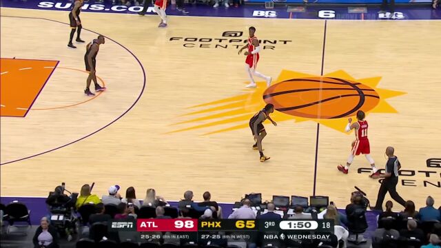 死亡缠腰防守立功 萨本李抢断特雷杨反击上篮得手