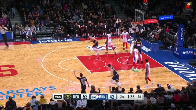 约老师大臂一挥精准连线 小波特底角空位三分涮筐而入