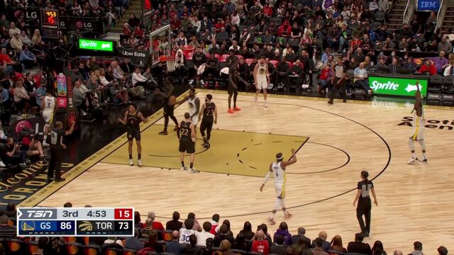 普尔也开始走向神仙之路？超高砸板上篮依旧稳稳落袋