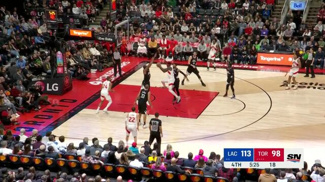 梦幻舞步跳起华尔兹！西亚卡姆机智穿过卡椒合围上篮打进