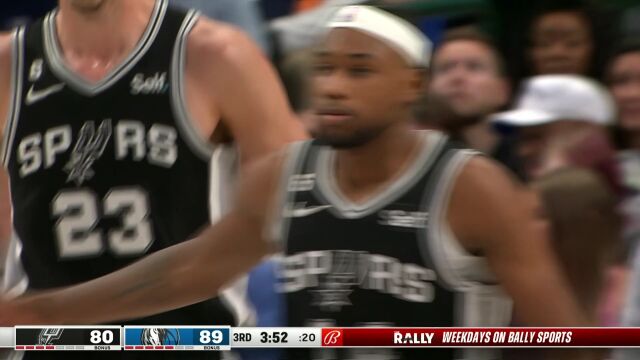 真是个机灵鬼！ 韦斯利发边线球趁东契奇走神砸其肩膀顺势暴扣