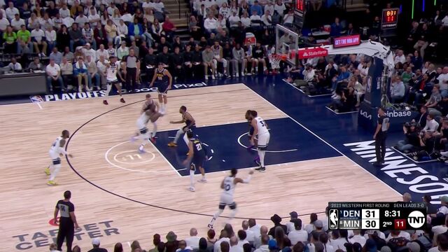 祭出拿手绝活 布劳恩助攻戈登空接背扣风骚全场