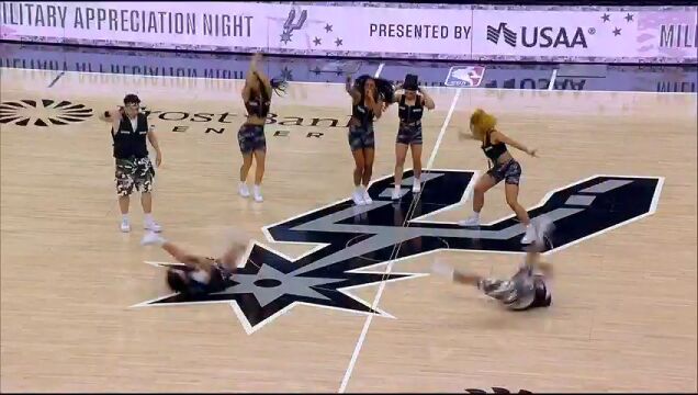 NBA常规赛：步行者vs马刺英文第四节原声回放