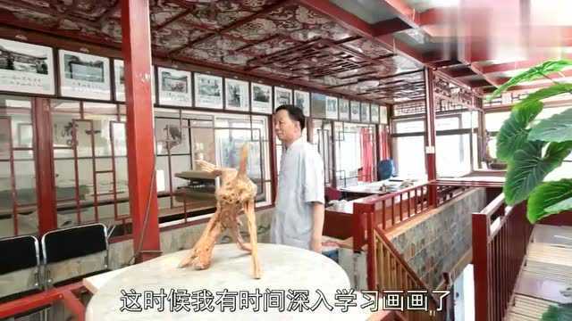 60岁农民专门画鹰20年,画的画被联合国收录,做成纪念册