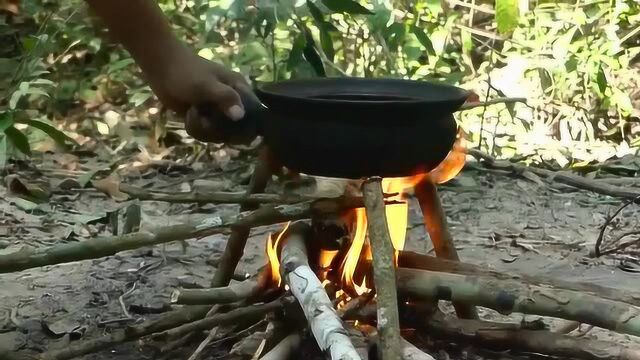 生存技巧,煮蛇汤吃的美味